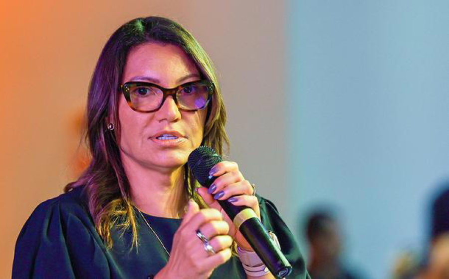 Mídia corporativa odeia as mulheres (de esquerda)